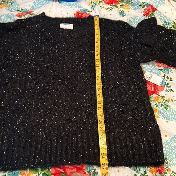 NWT Old Navy fuzzy, shiny sweater size large. Black and silver - Picture 8 of 8